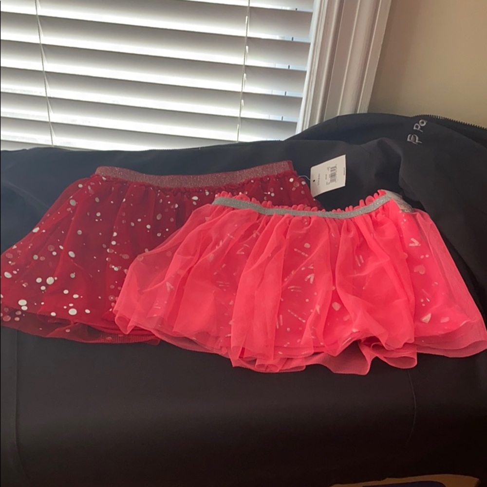 2 NWT Girls TuTus Size 6